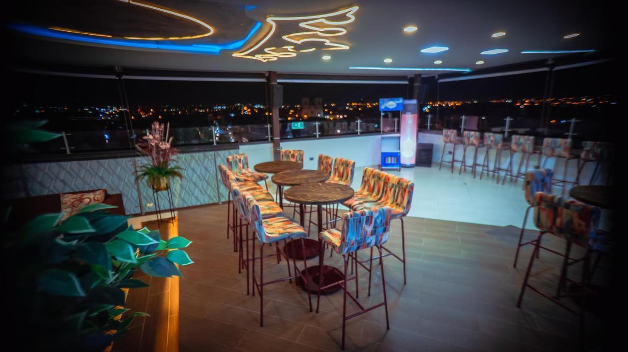 Hotel Qatar Кали Экстерьер фото