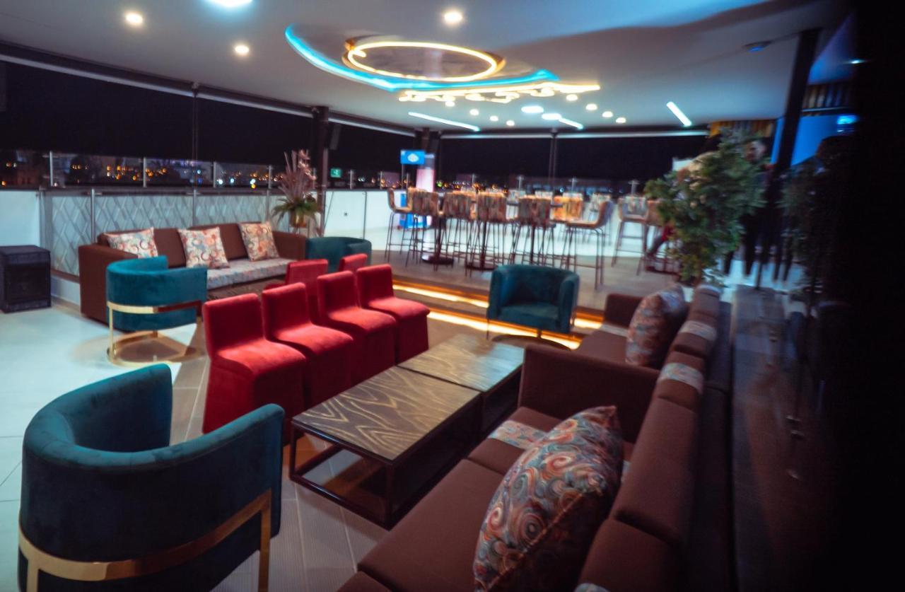 Hotel Qatar Кали Экстерьер фото